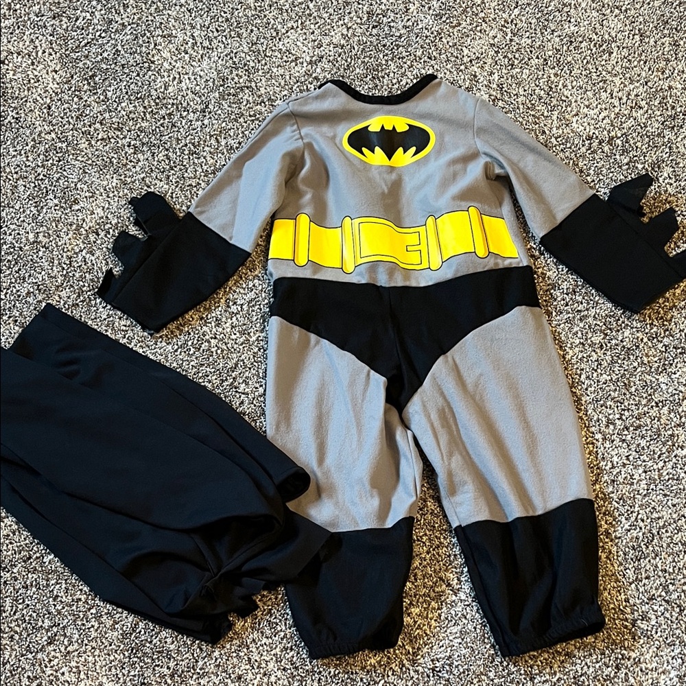 🎃Batman Kids Costume with Cape - Gray, Black, and Yellow, Size Toddler